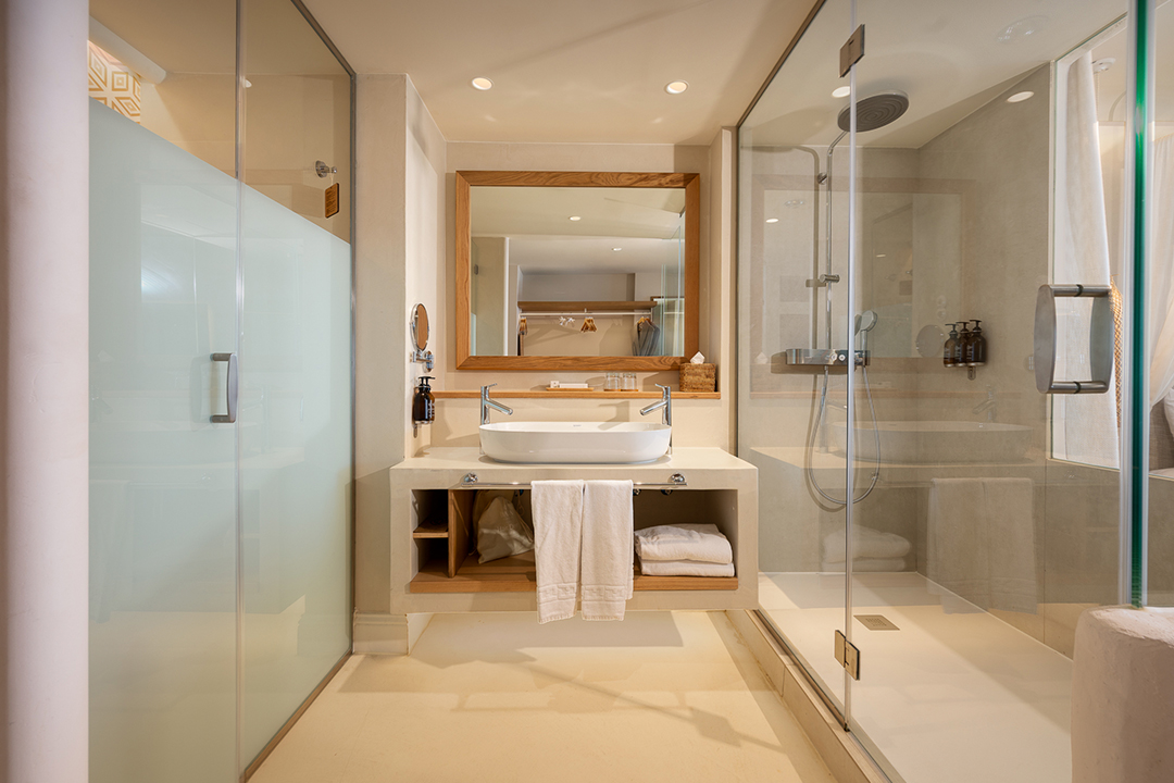 Junior Suite Frontal - Swim Out
