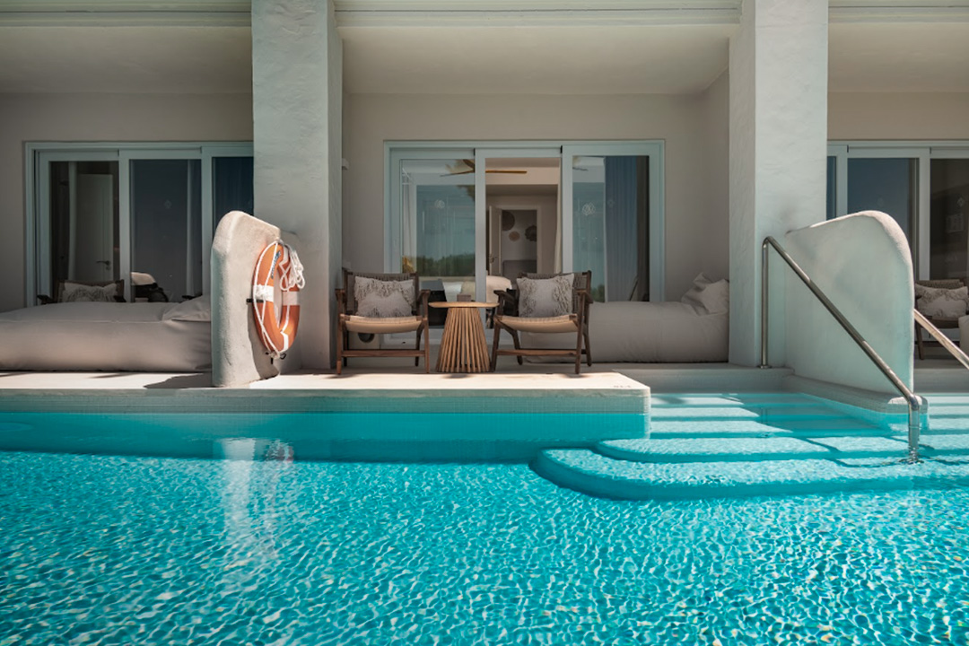 Junior Suite Frontal - Swim Out